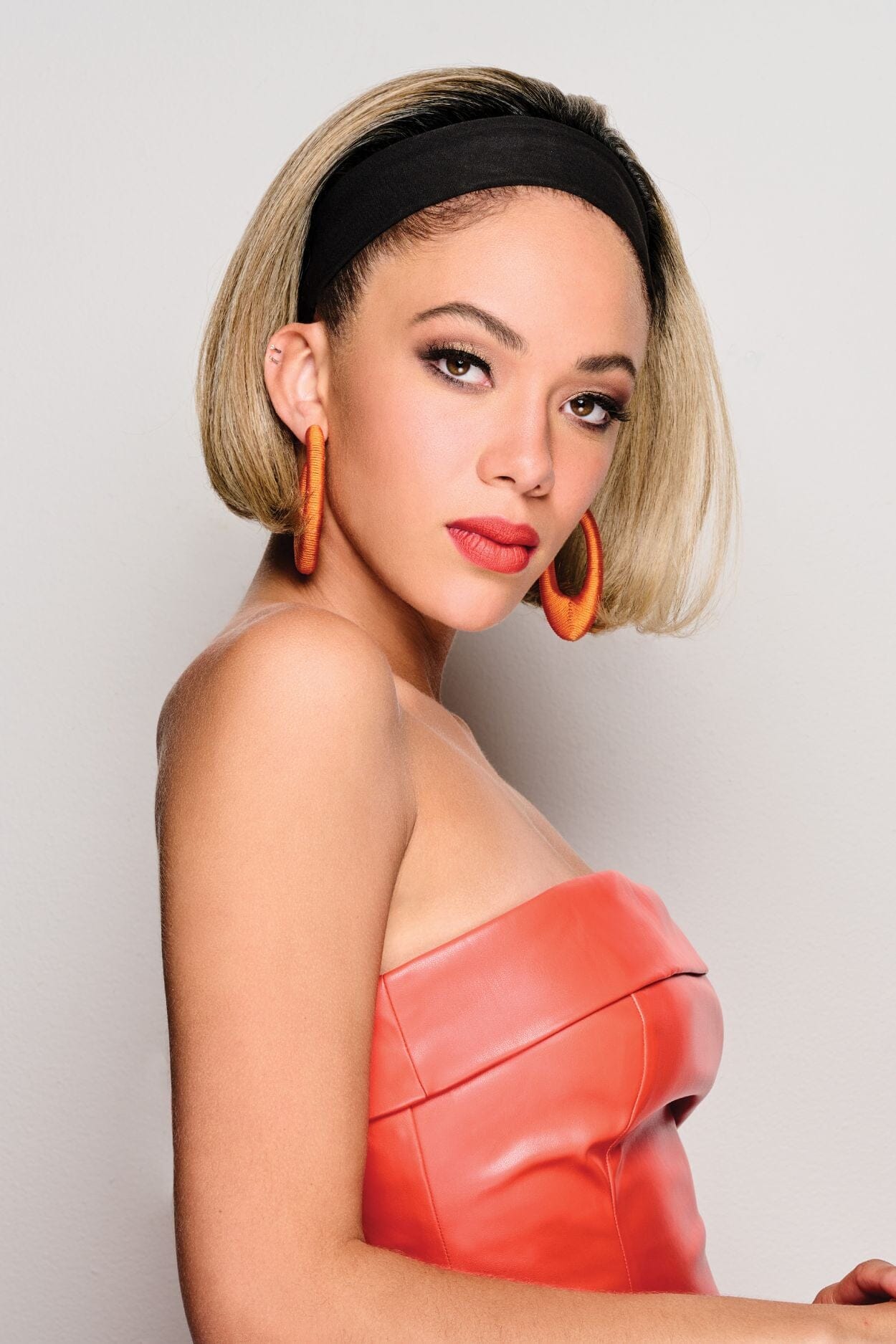 Classic Bob Headband Wig by Kim Kimble