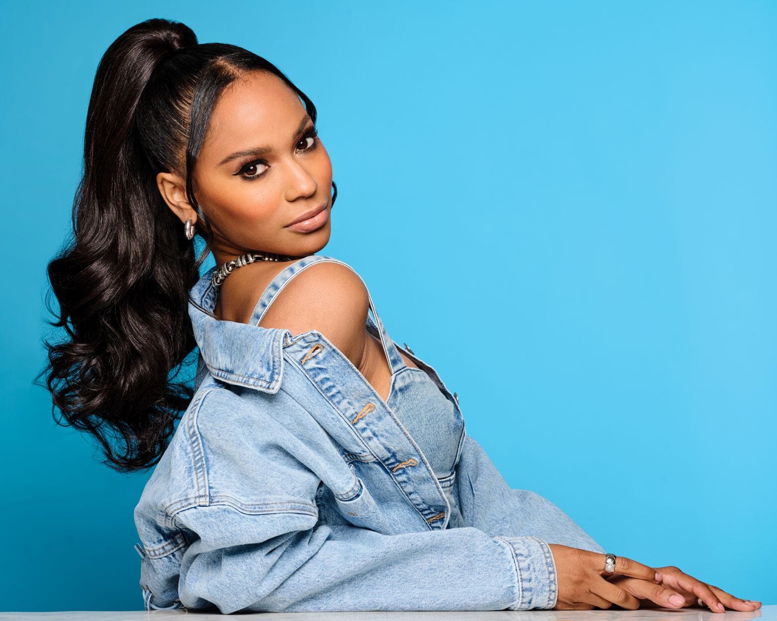 21" Lux Curls Claw Clip Pony by Kim Kimble